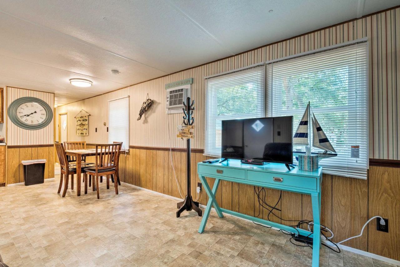 Cabin With Fire Pit, Walk To Steinhatchee River! Buitenkant foto